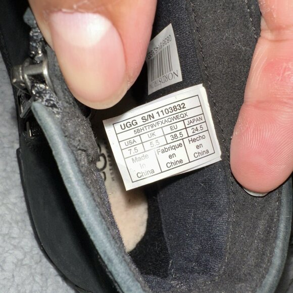 New! UGG Attell Waterproof Leather Bootie Black Size 7.5 1103832 - Picture 7 of 7